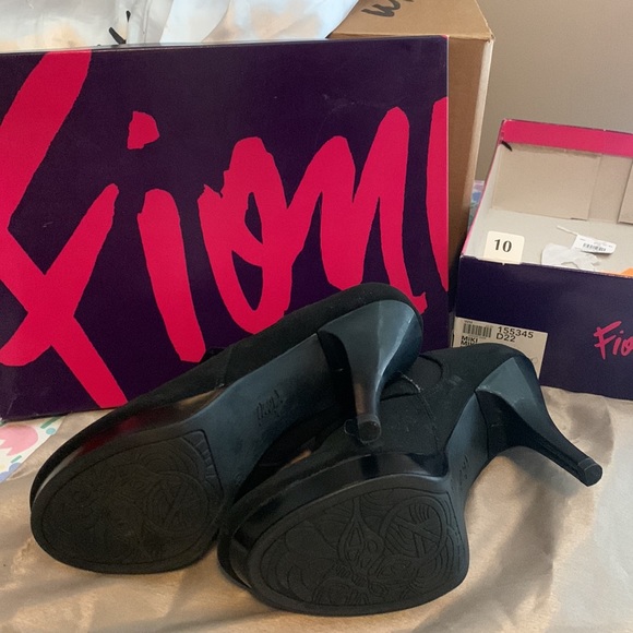 Fioni size 10 heels - Picture 2 of 4